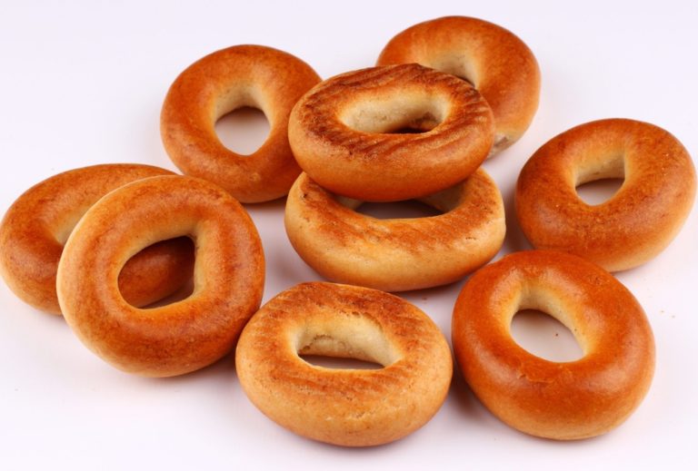Can Dogs Eat Bagels? Yes, But Avoid Those That Come With Toppings The