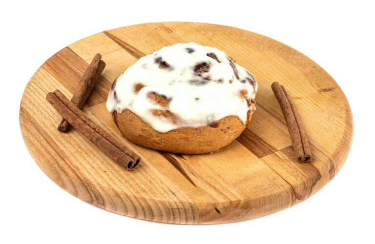 Can Dogs Eat Cinnamon Rolls Here S Why They Shouldn T The Goody Pet