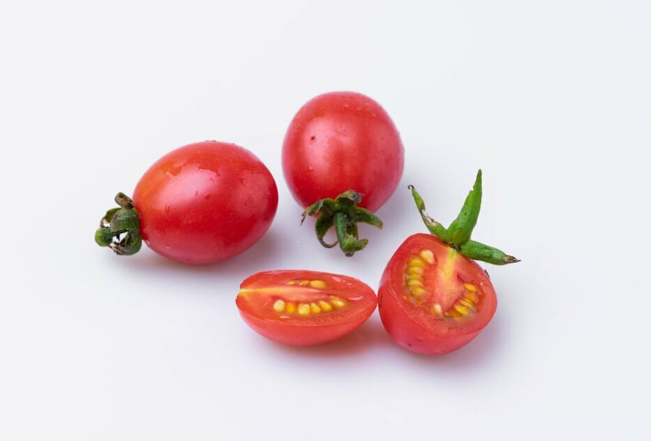 Can Dogs Eat Grape Tomatoes? Spoiler! Only When They Are Of The Right Color The Goody Pet