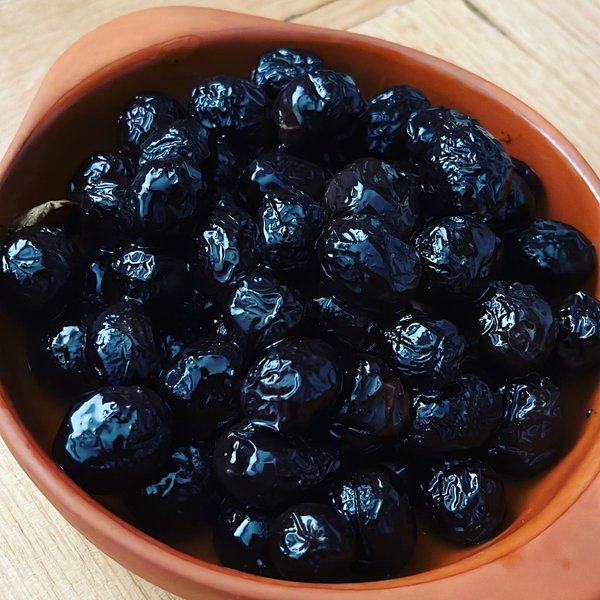 Can Dogs Have Black Olives? 2 Top Reasons Why They Can The Goody Pet