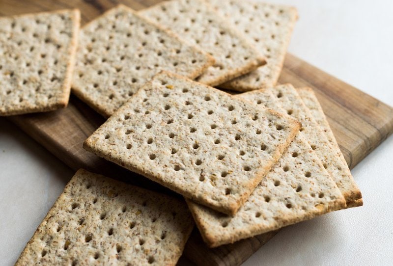 are graham crackers bad for dogs